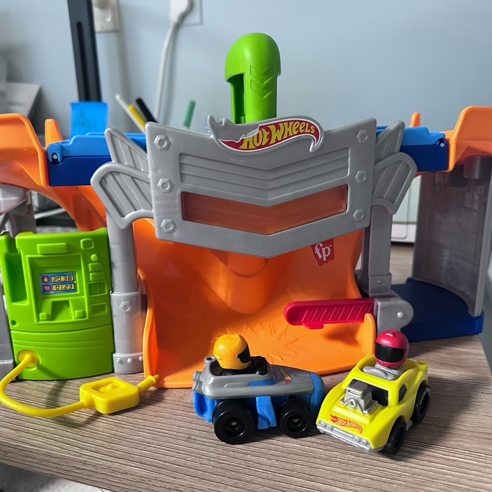 Hotwheels Playset with Cars - Multicolor